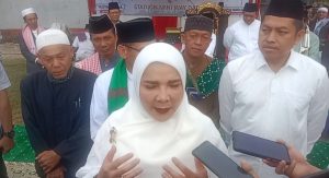 Bersama Warga Kota Bandar Lampung Walikota Eva Dwiana Merayakan Sholat Idul Adha 1445 H.