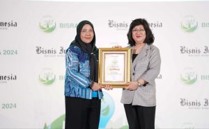 Walikota Bandar lampung Hj. Eva Dwiana Berhasil Meraih Penghargaan Dalam Acara Bisnis Indonesia Social Responsibillity Awards (BISRA) 2024