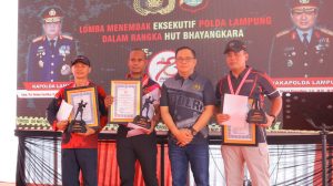 Kapolda Lampung bersama Forkopimda Ikuti Lomba Menembak Eksekutif Dalam Hut Bhyangkara ke 78