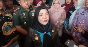 Walikota Bandar Lampung Eva Dwiana Membuka BakSos Khitanan Massal, Operasi Katarak di Puskesmas Way Halim dan RSU. Cokrodipo