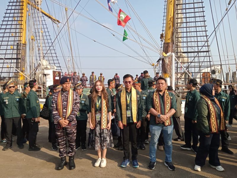 KRI Dewaruci dan Laskar Muhibah Jalur Rempah bertolak dari Bandar Lampung