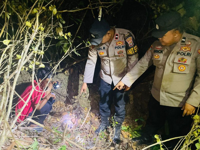 Polres Tulang Bawang Barat Evakuasi Temuan Kerangka Manusia di Kebun Karet Warga