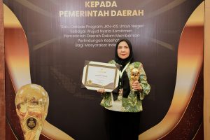 Walikota Bandar Lampung Eva Dwiana Mendapatkan Penghargaan Universal Health Coverage (UHC) Oleh Pemerintah Pusat