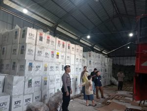 Polresta Bandar Lampung Jaga Ketat Kedatangan Logistik Pilkada di Gudang KPU