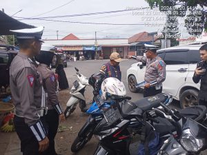 Penertiban Parkir Kendaraan Di Sepanjang Jalan Pasar Rajabasa, Sasaran Utama Ops Zebra Krakatau